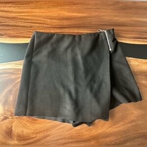 Black skort